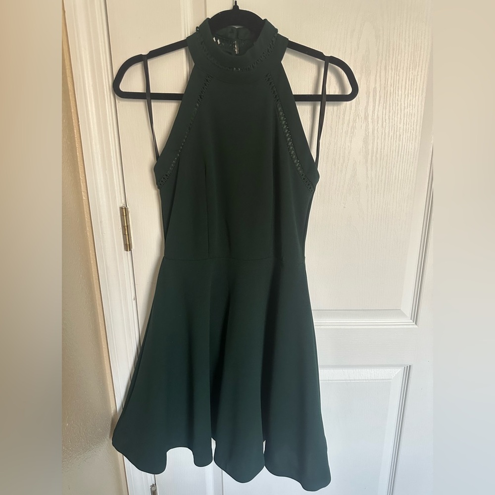 B. Darlin/Macy’s Green Fit & Flare Mini Dress Keyhole Back Sleeveless Size 5/6